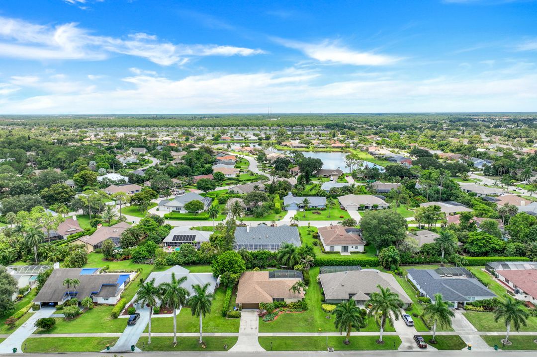 2326 Kings Lake Blvd, Naples, FL 34112