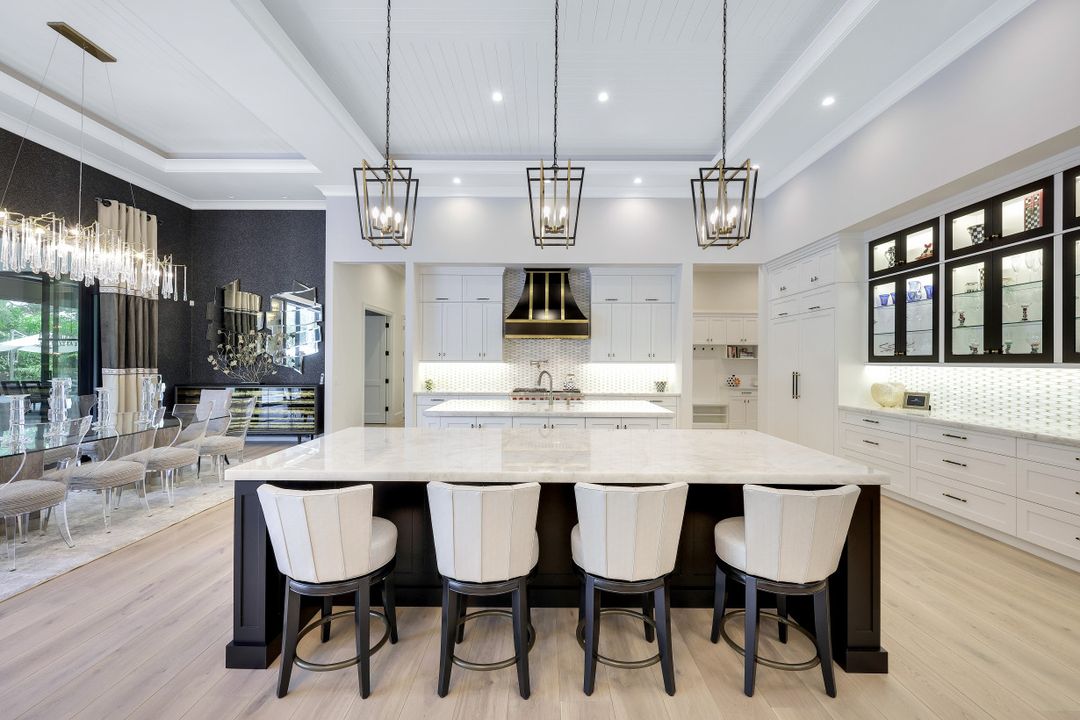 359 Warwick Way, Naples, FL 34110