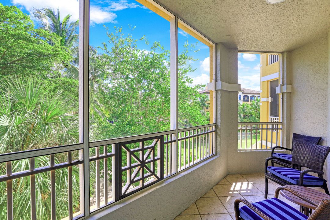 2748 Tiburon Blvd E #202, Naples, FL 34109