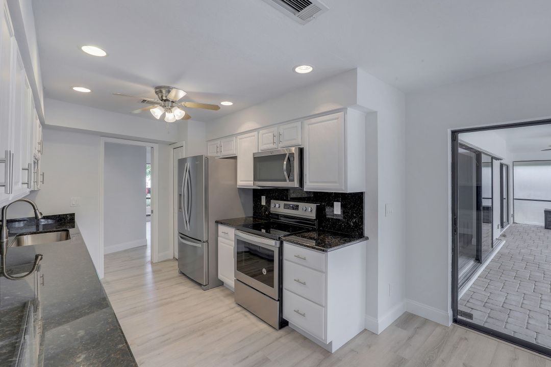 2225 Royal Ln, Naples, FL 34112