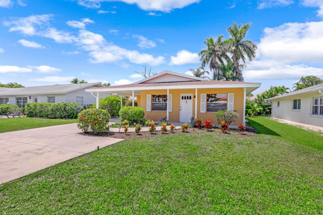 668 93rd Ave N, Naples, FL 34108