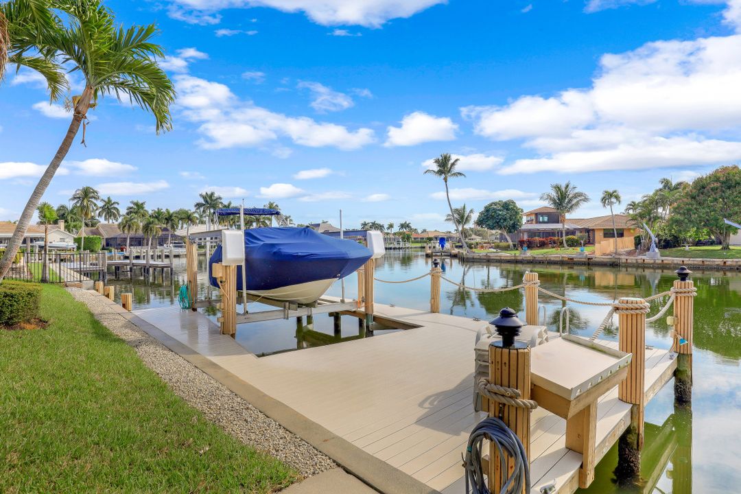 1786 Hummingbird Ct, Marco Island, FL 34145