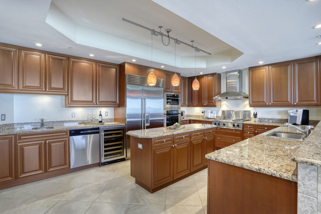 970 Cape Marco Dr #1106, Marco Island, FL 34145