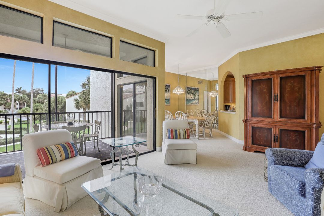 6525 Valen Way #202, Naples, FL 34108