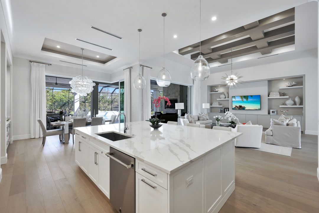 603 West St, Naples, FL 34108