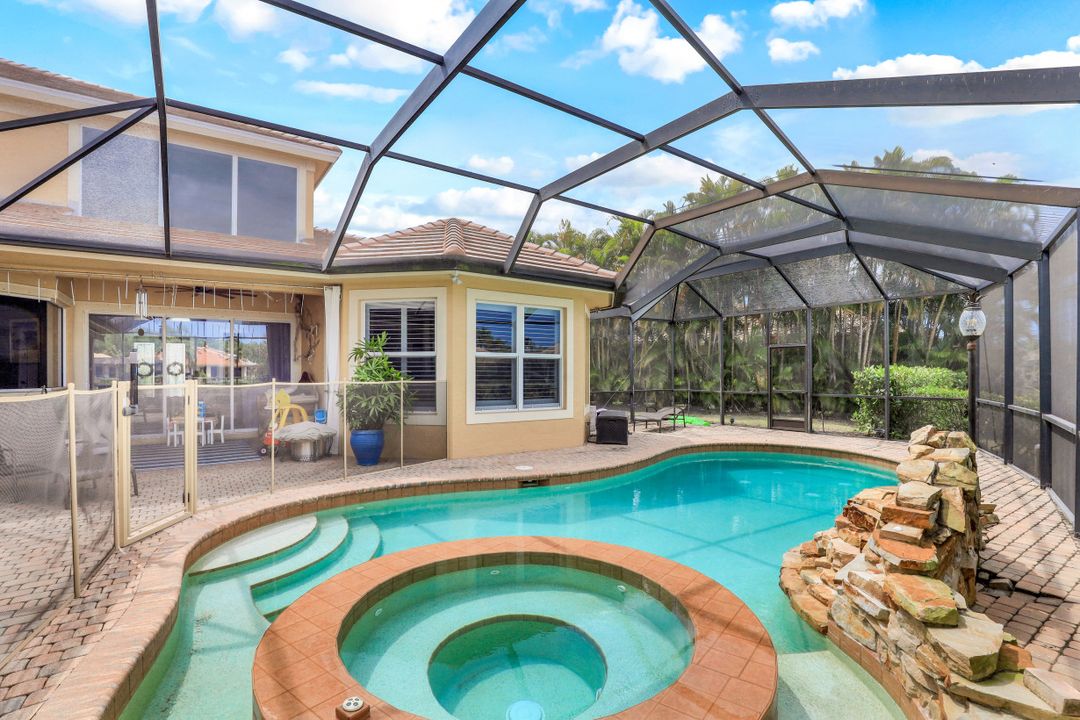 5119 Post Oak Ln, Naples, FL 34105