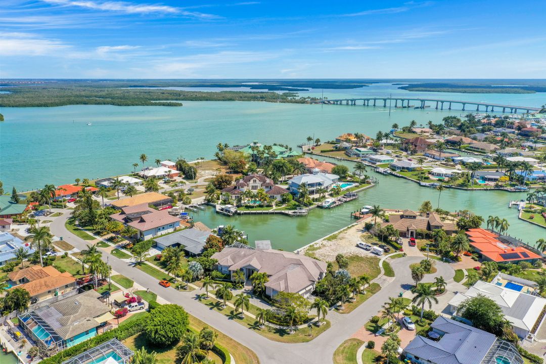 1231 Laurel Ct, Marco Island, FL 34145