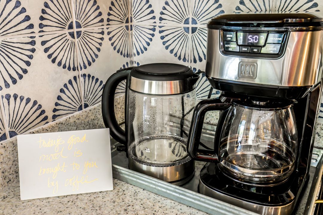 4459 Parrot Ave, Naples, FL 34104