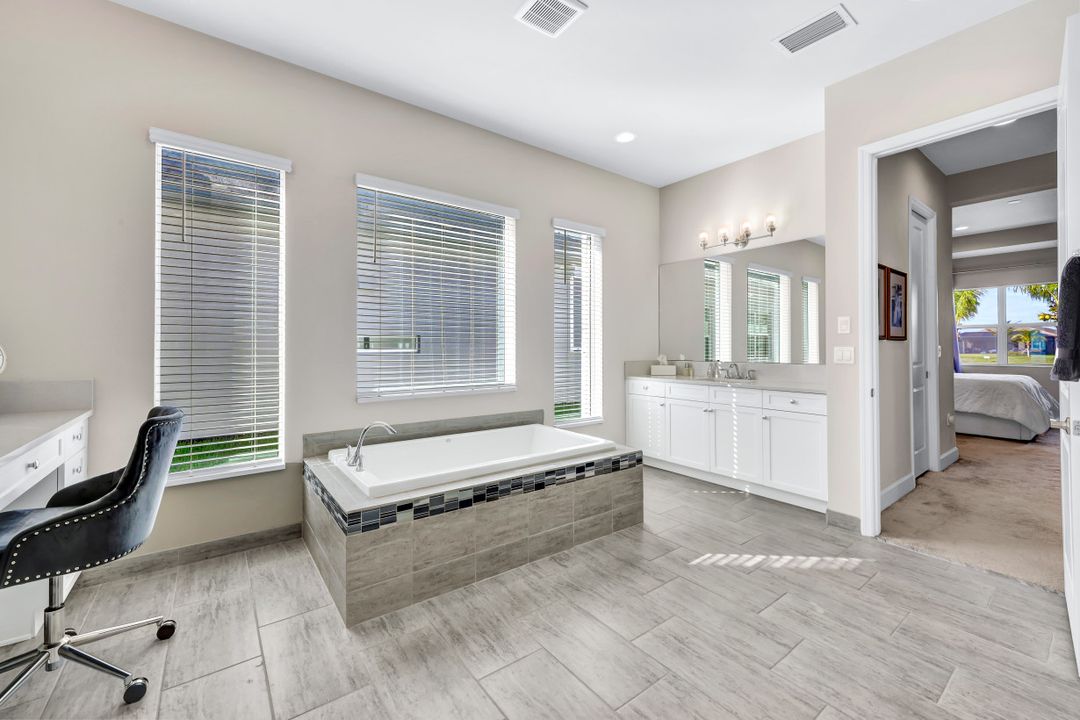 11723 Peony Ter, Naples, FL 34120