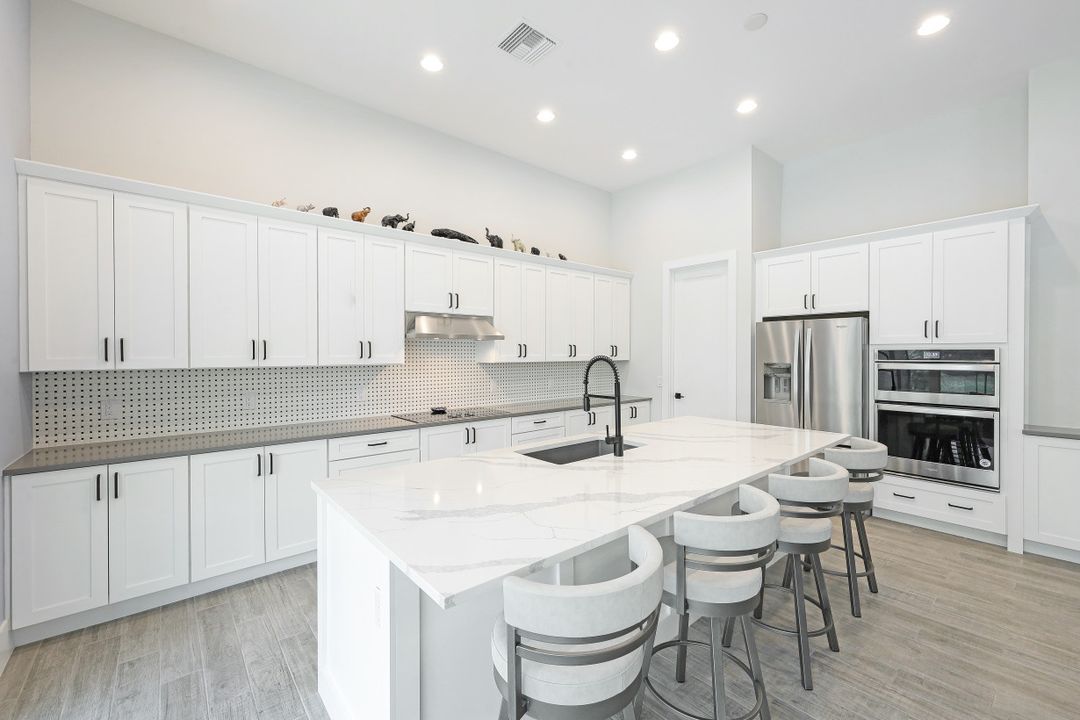 14628 Regatta Ln, Naples, FL 34114