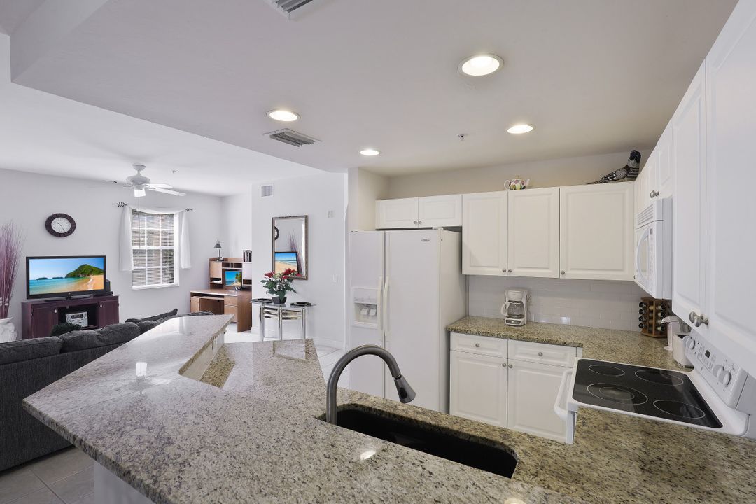 3961 Pomodoro Cir #203 , Cape Coral, FL 33909