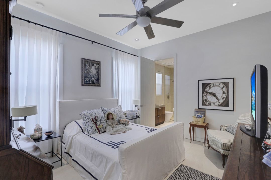 3255 Tavolara Ln, Naples, FL 34114