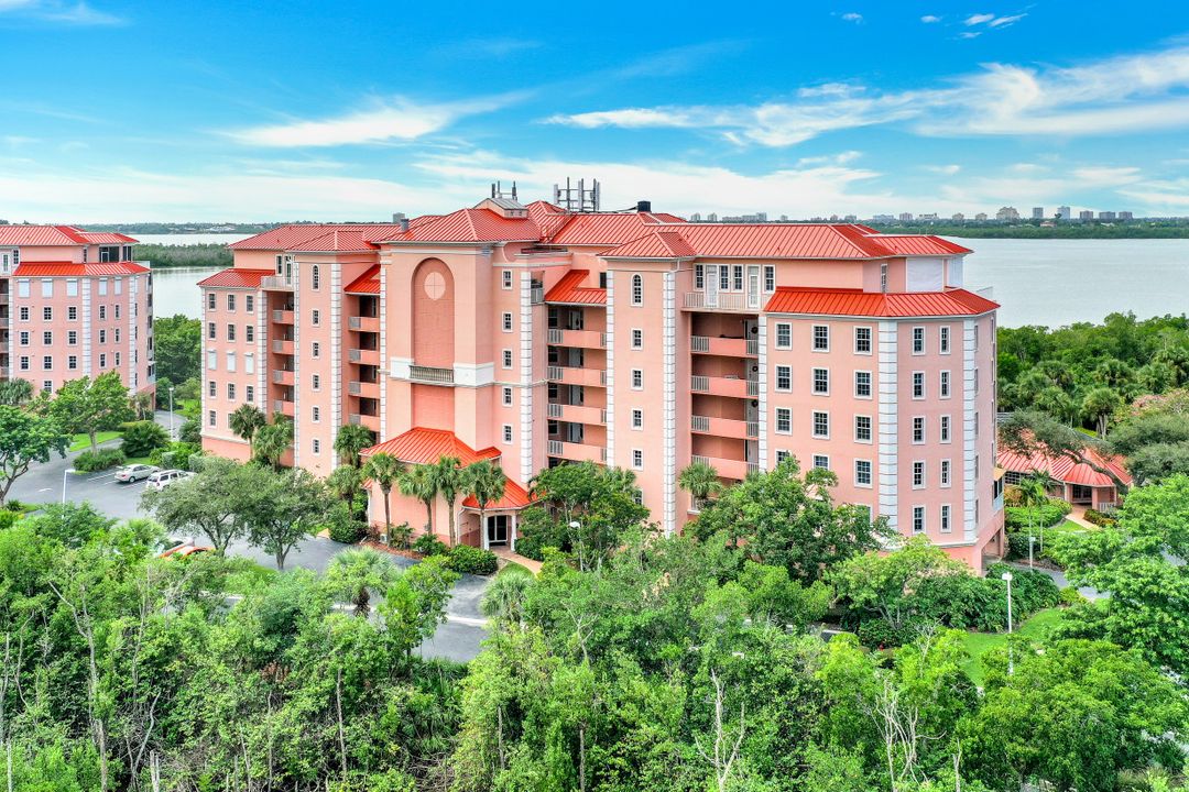 269 Vintage Bay Dr #212, Marco Island, FL 34145