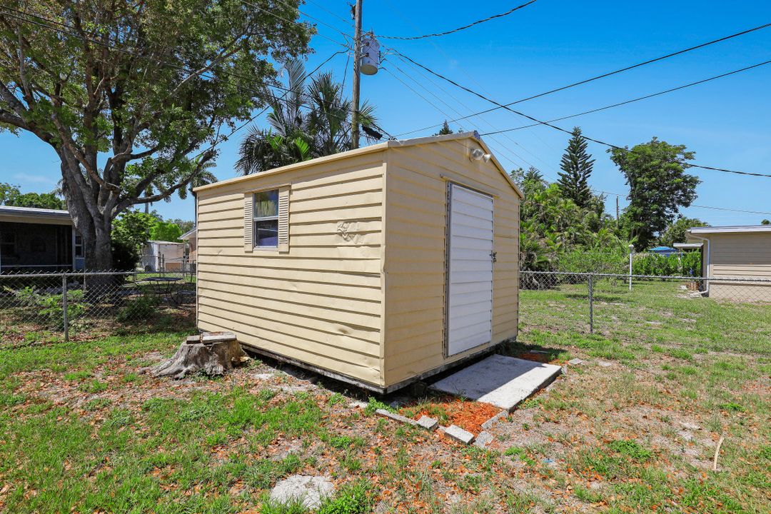 1442 Byron Rd, Fort Myers, FL 33919