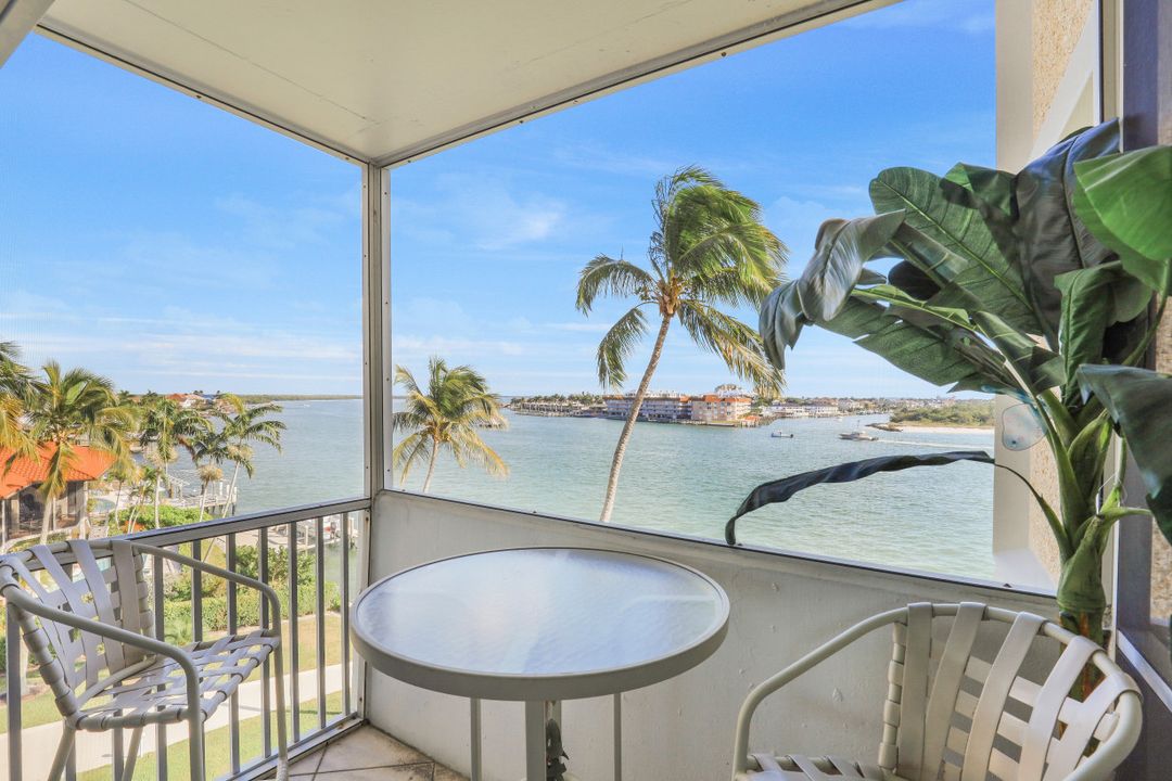 60 W Pelican St #504, Naples, FL 34113