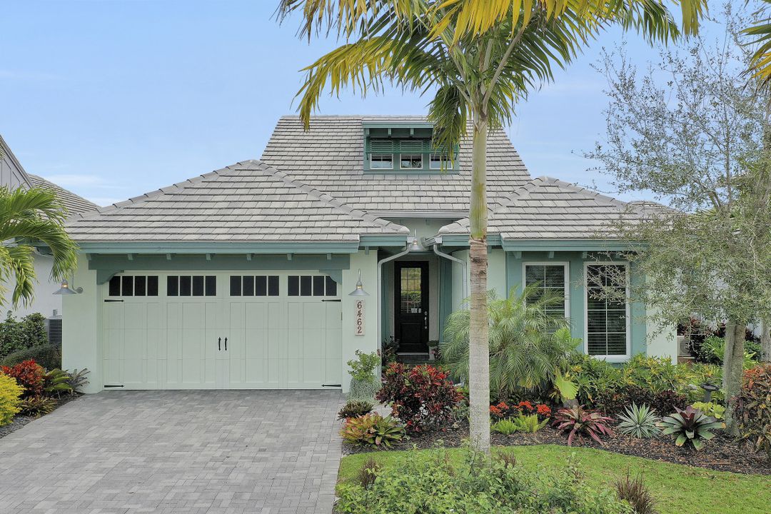 6462 Warwick Ave, Naples, FL 34113