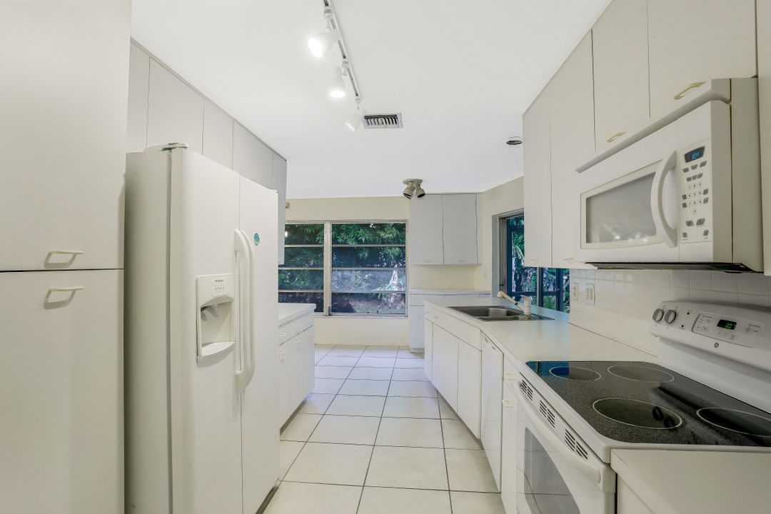 3888 Crayton Rd, Naples, FL 34103