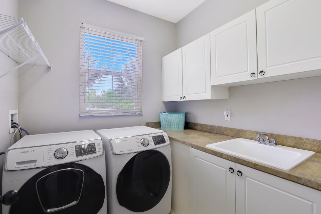 10237 S Silver Palm Dr, Estero, FL 33928