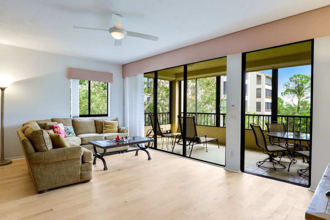 6500 Valen Way #305A, Naples, FL 34108