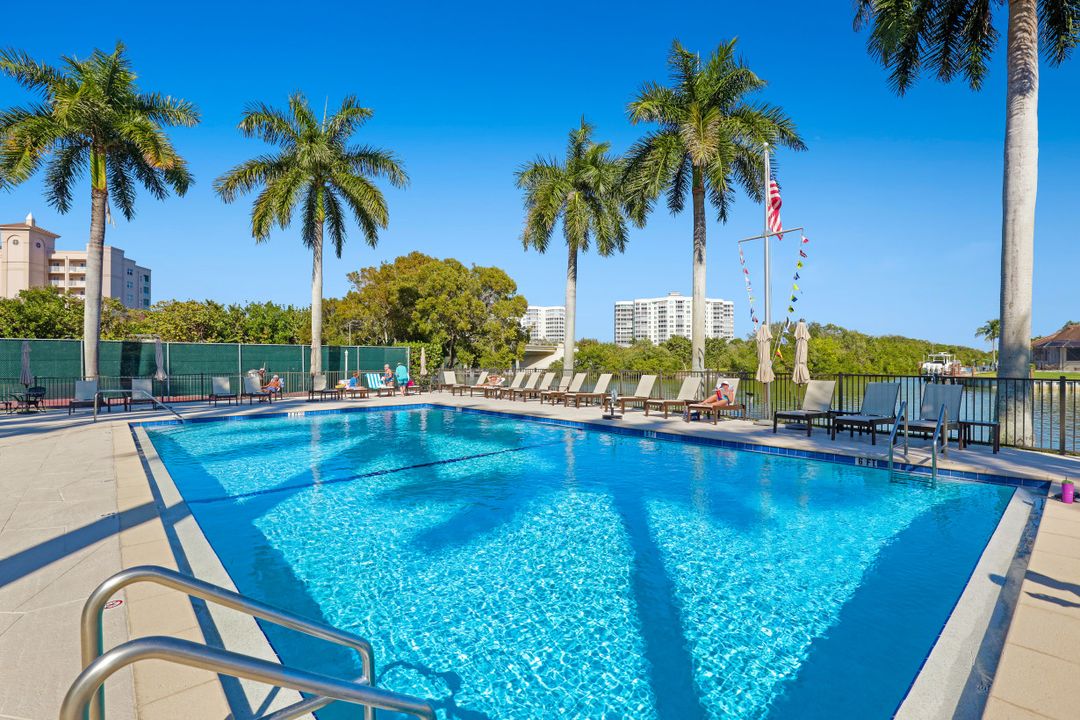 11118 Gulf Shore Dr #602, Naples, FL 34108