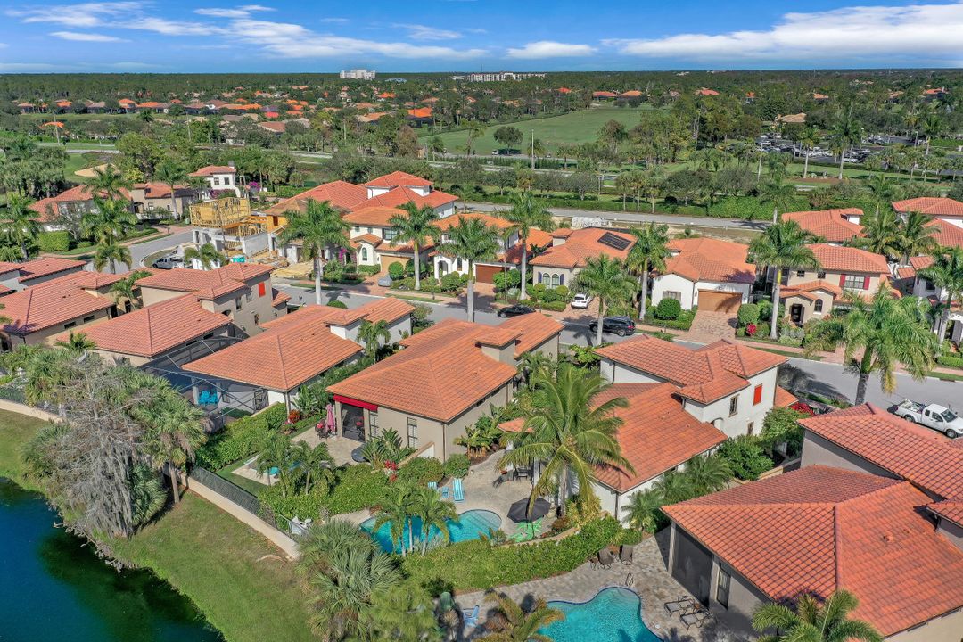 7915 Cordoba Pl, Naples, FL 34113