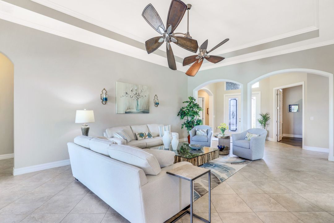13853 Woodhaven Cir, Fort Myers, FL 33905