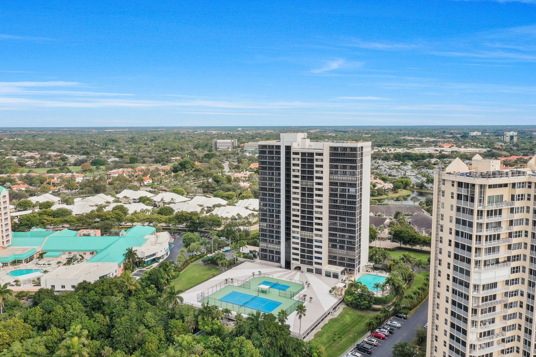 5601 Turtle Bay Dr #802, Naples, FL 34108