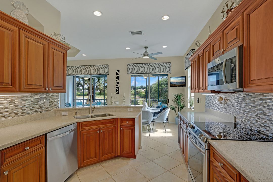 10115 Valiant Ct #202, Miromar Lakes, FL 33913