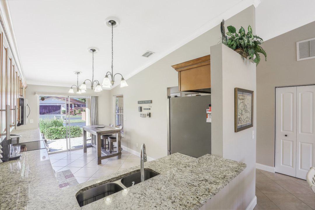 6474 Royal Woods Dr, Fort Myers, FL 33908