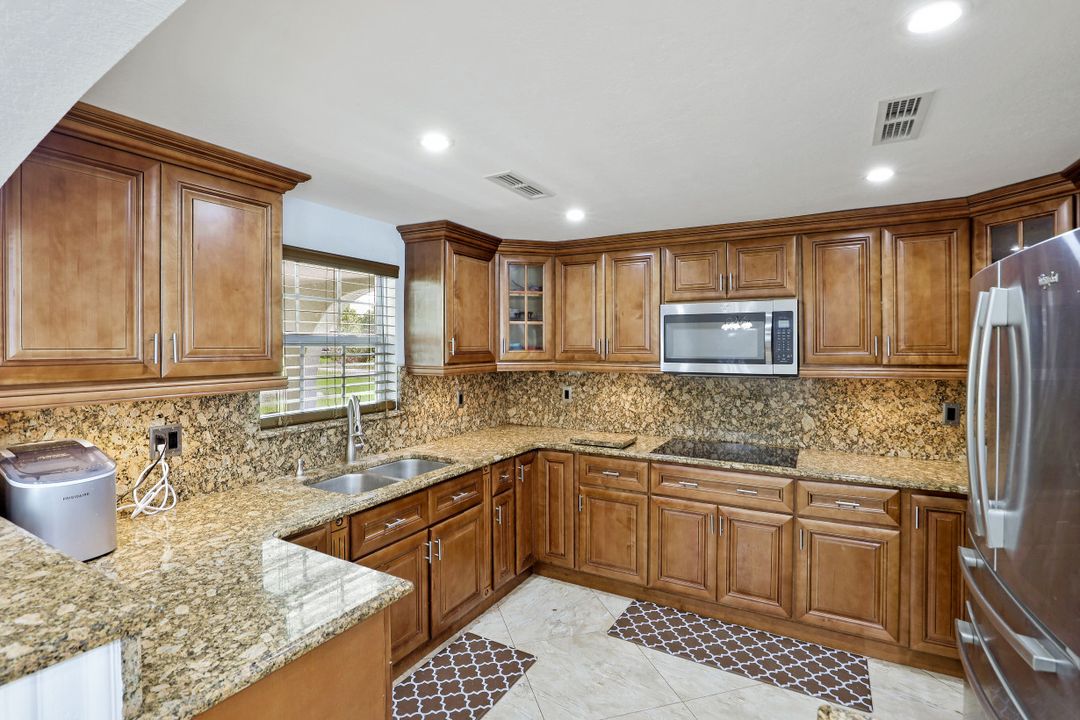 3505 20th St SW, Lehigh Acres, FL 33976