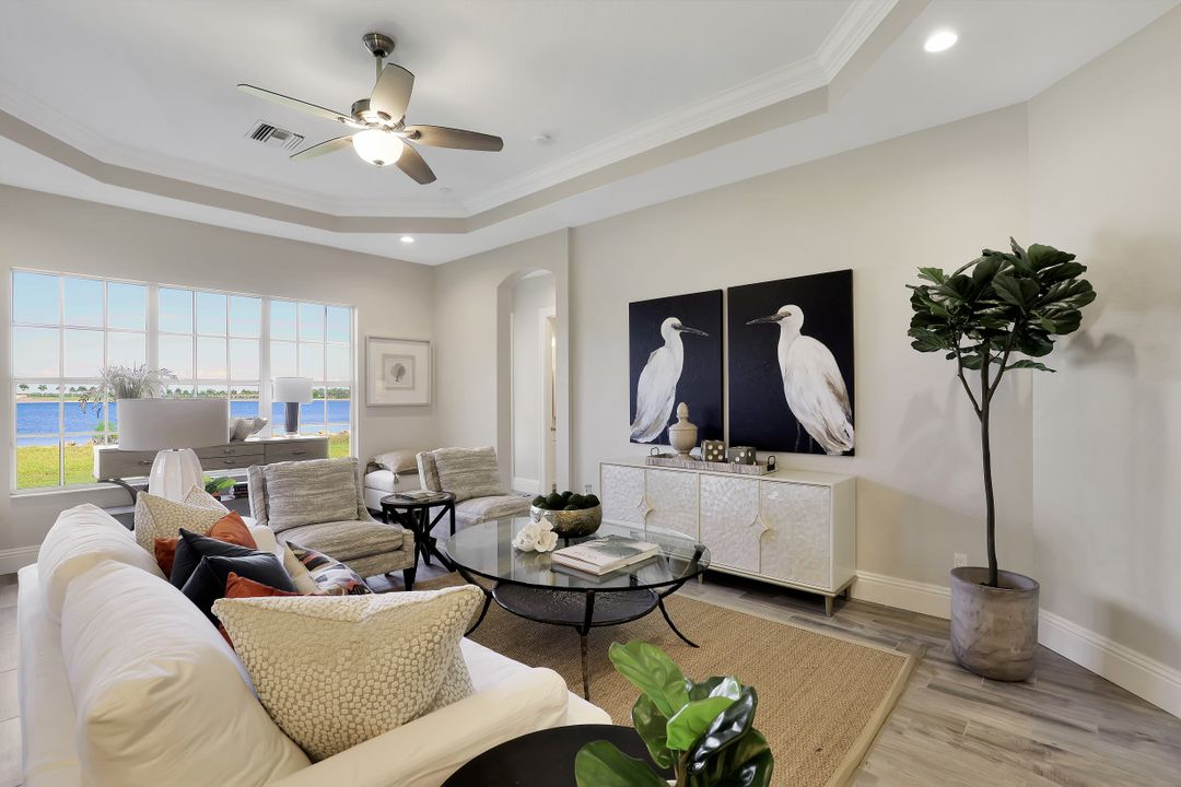 8761 Hideaway Harbor Ct, Naples, FL 34120