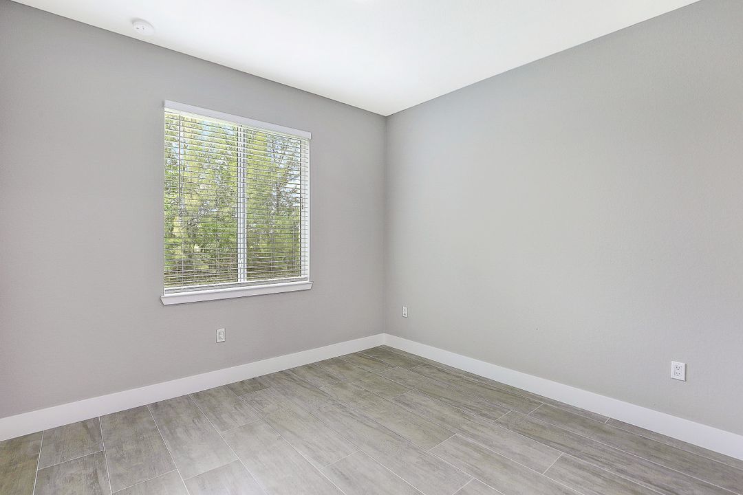 1425 SW 24th St, Cape Coral, FL 33991