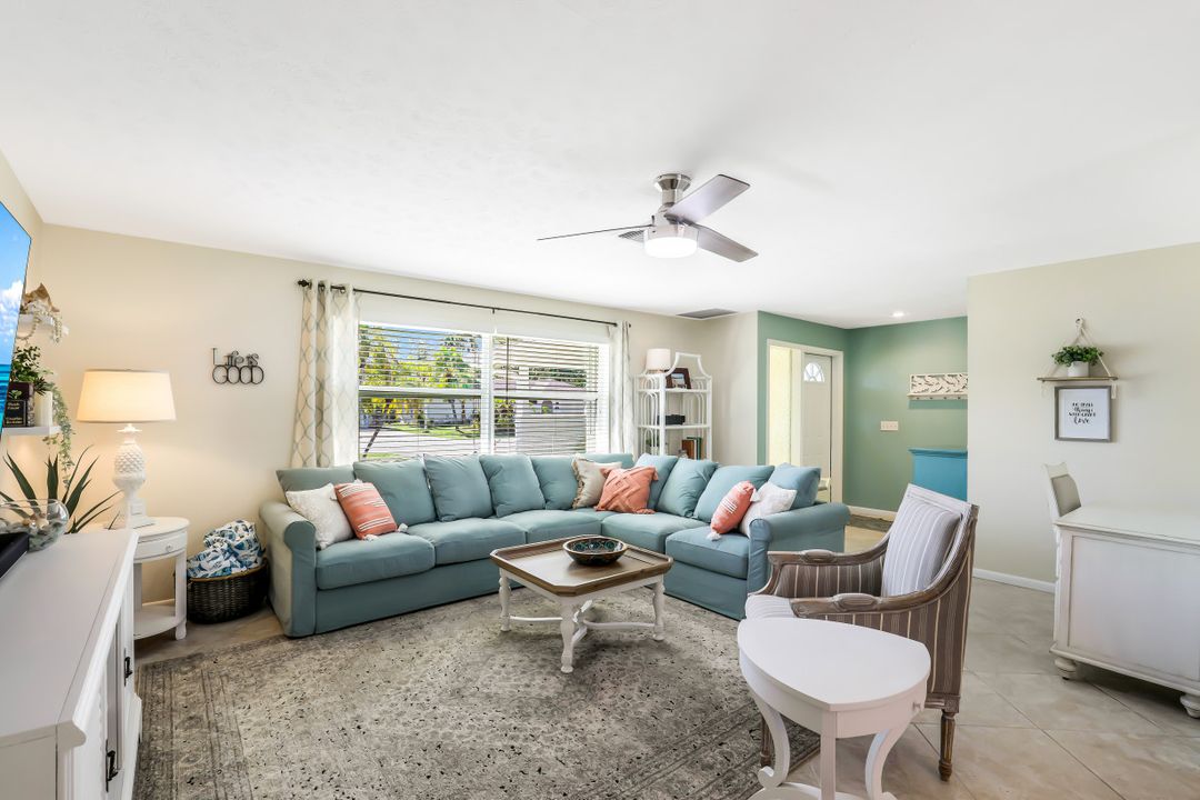 4459 Parrot Ave, Naples, FL 34104