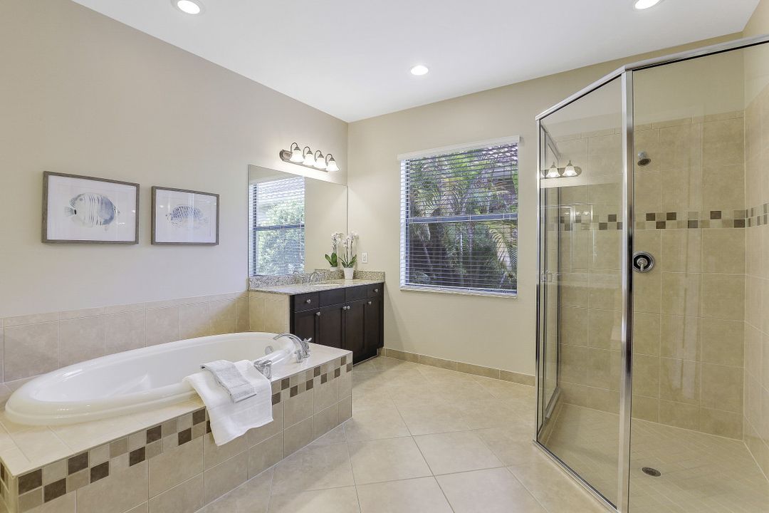 3896 Gibralter Dr, Naples, FL 34119