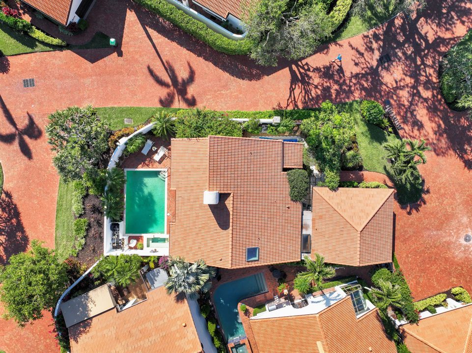 543 Bay Villas Ln, Naples, FL 34108