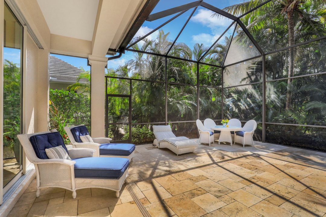 660 Riviera Dr, Naples, FL 34103