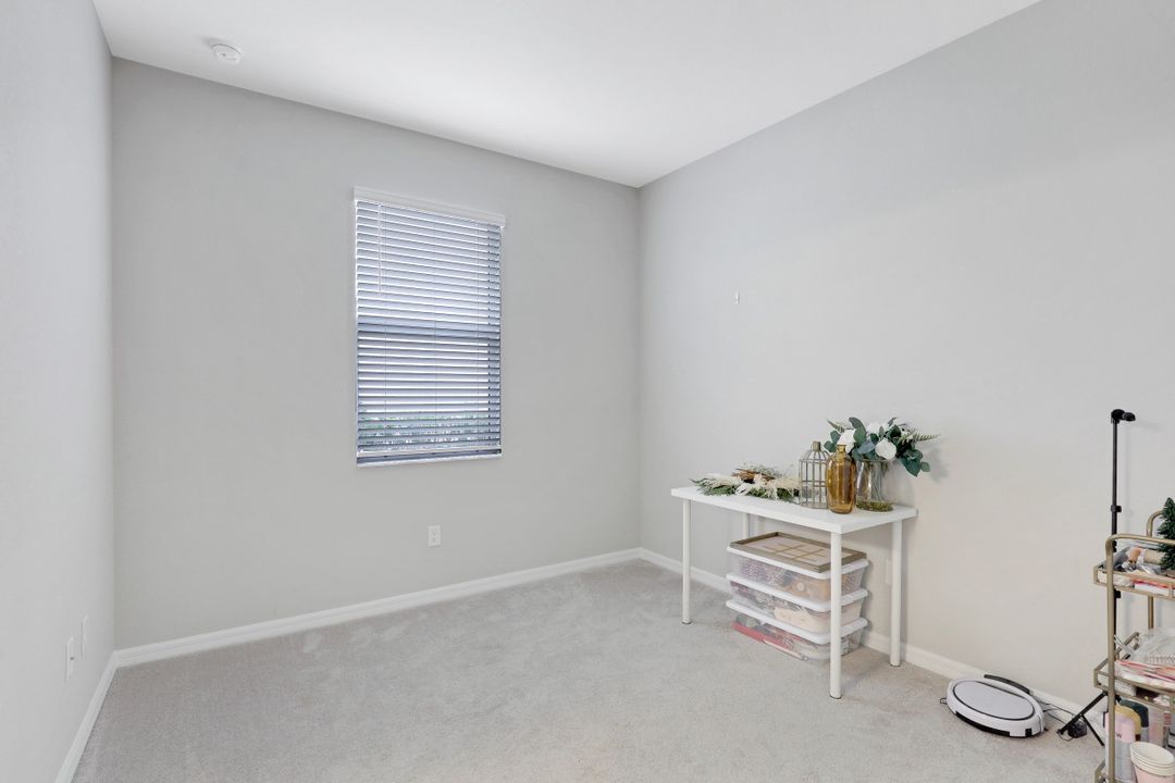 2105 Clementine St, Naples, FL 34120