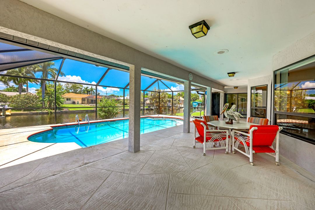 2215 SE 31st St, Cape Coral, FL 33904