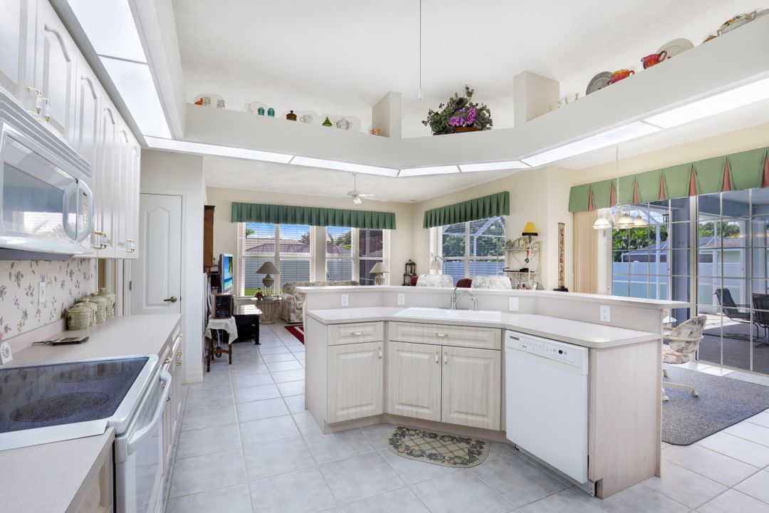 3023 SE 8th Ave, Cape Coral, FL 33904