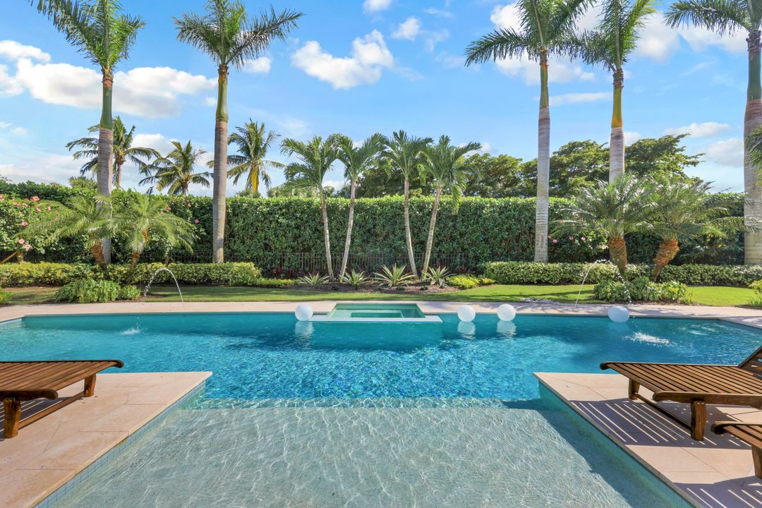 2546 Augusta Dr, Naples, FL 34109