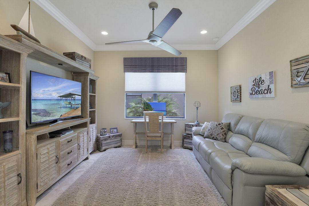 3263 Pacific Dr, Naples, FL 34119