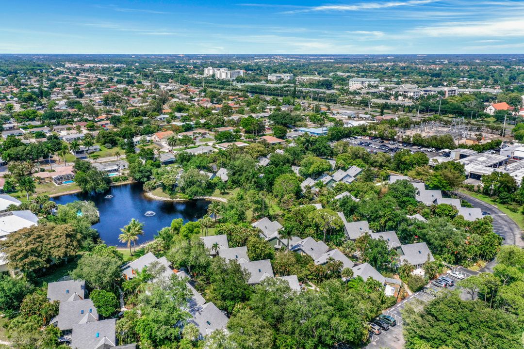 1269 Solana Rd #E-3, Naples, FL 34103