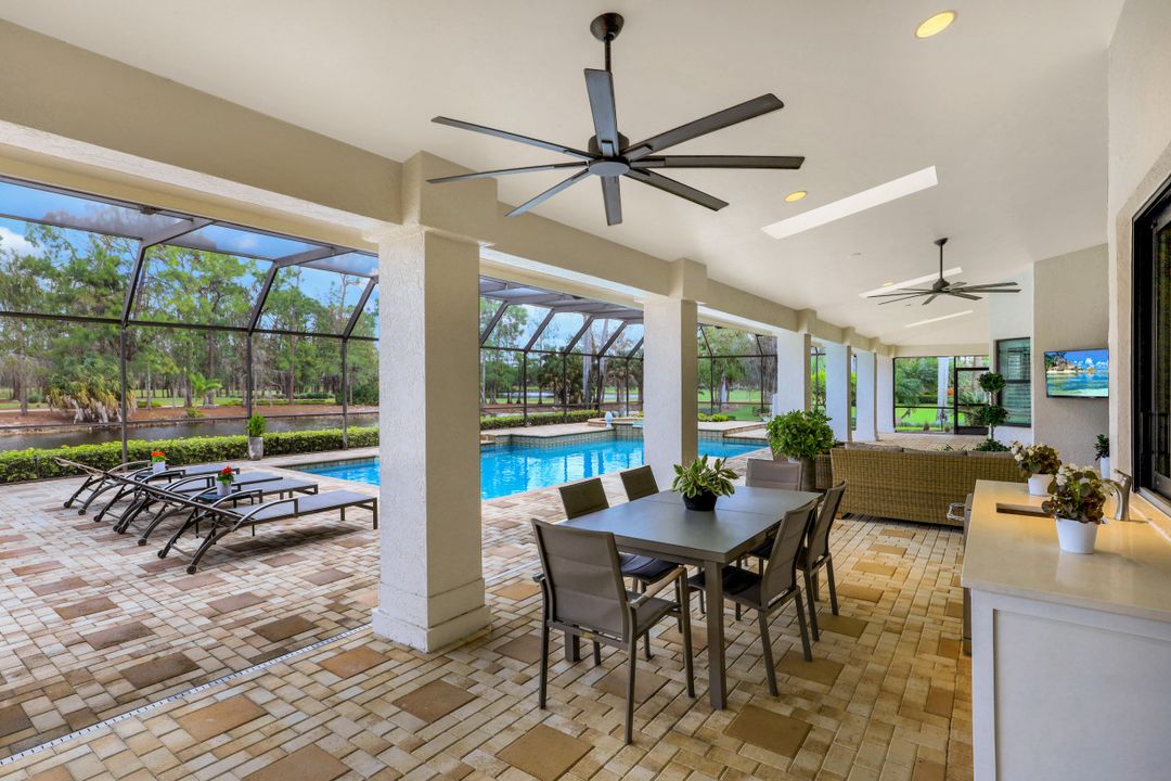 4501 Silver Fox Dr, Naples, FL 34119