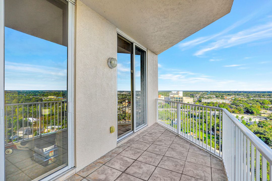 2090 W First St, Fort Myers, FL 33901