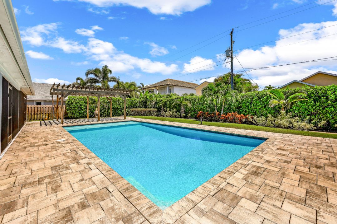 800 100th Ave N, Naples, FL 34108