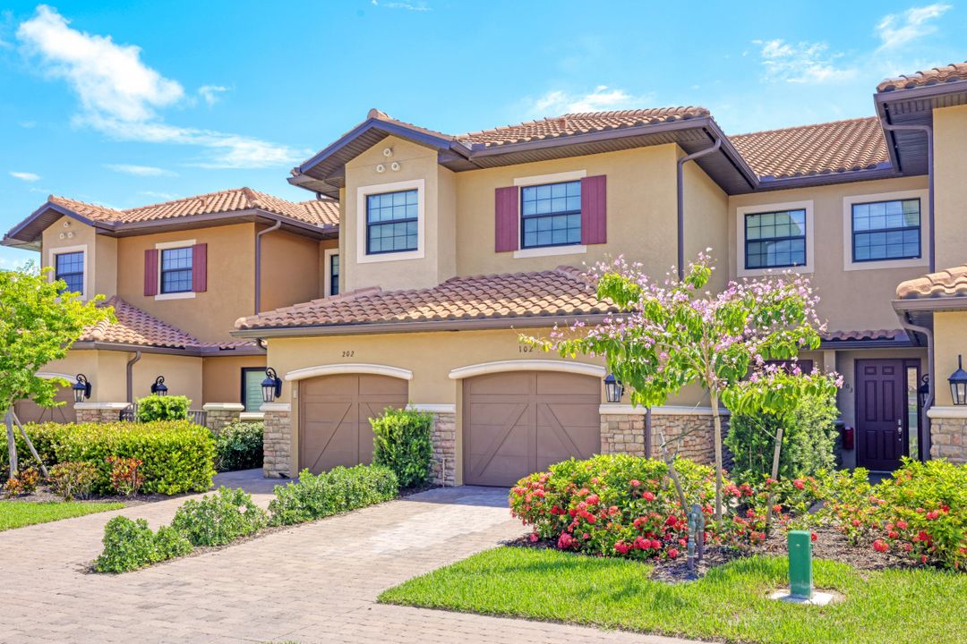 9673 Montelanico Loop #102, Naples, FL 34119