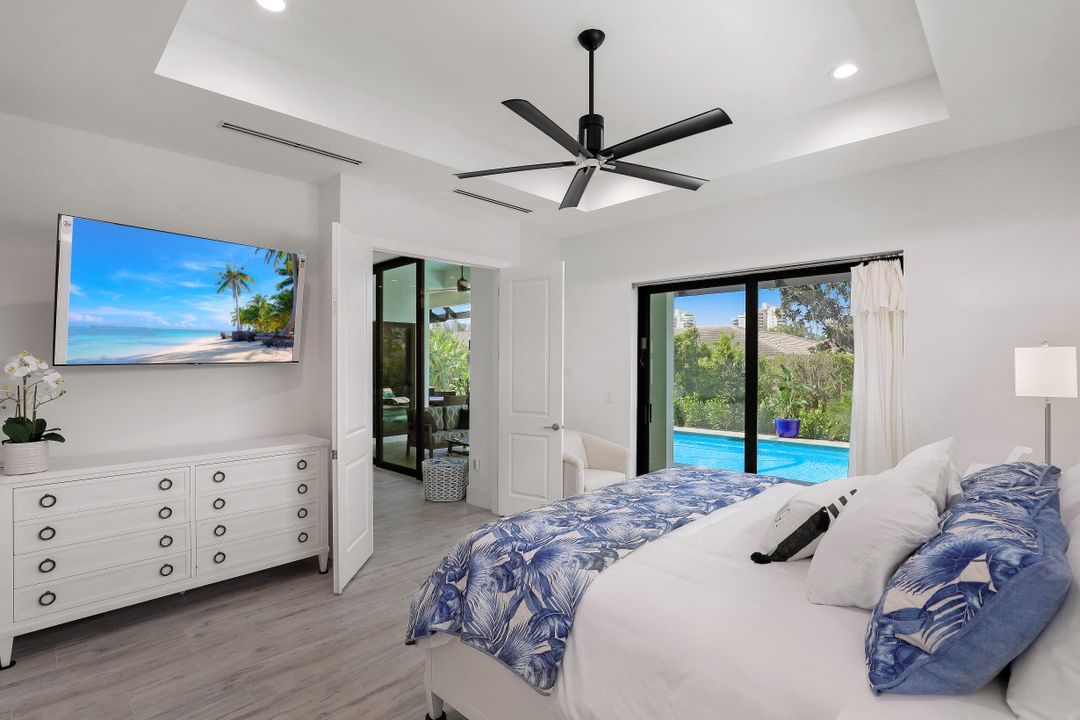 670 Amber Dr, Marco Island, FL 34145