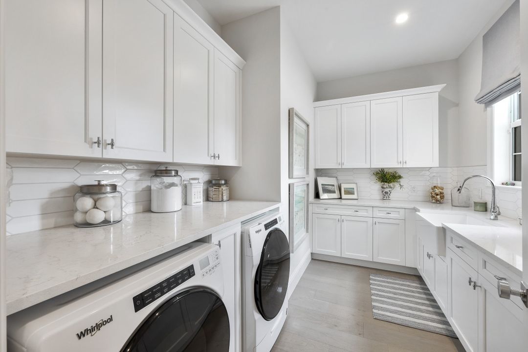 603 West St, Naples, FL 34108