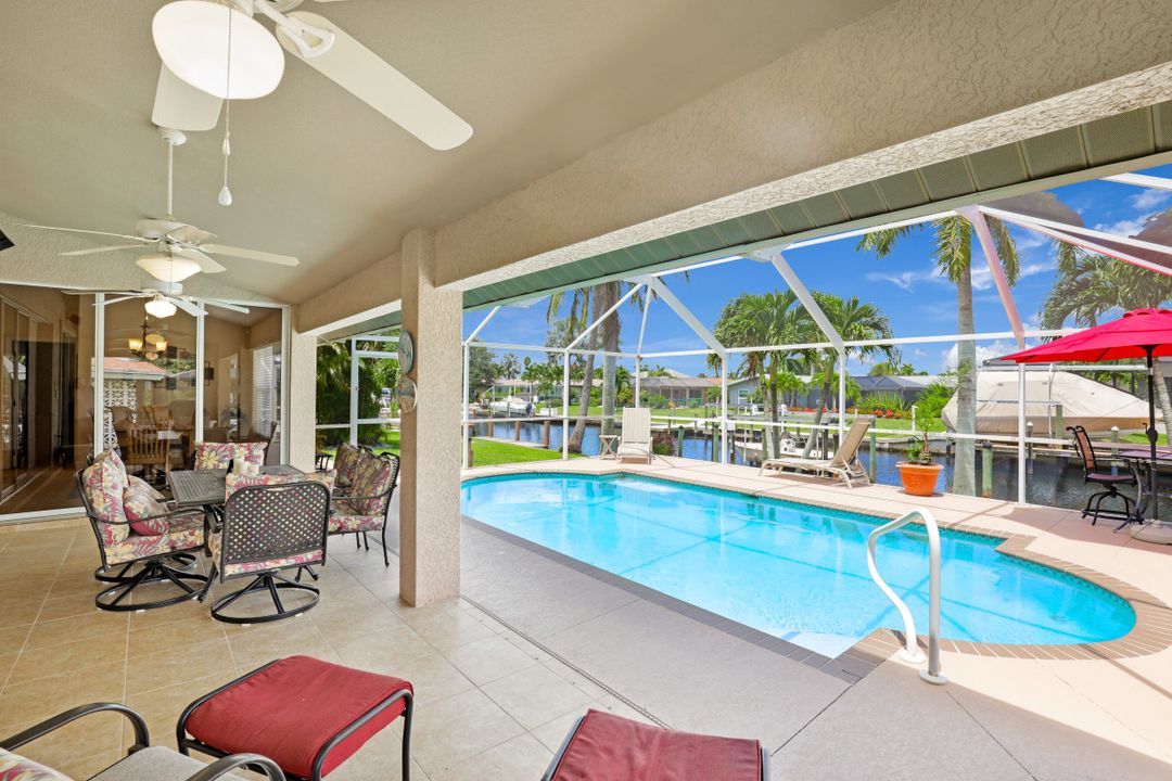 5241 Stratford Ct, Cape Coral, FL 33904