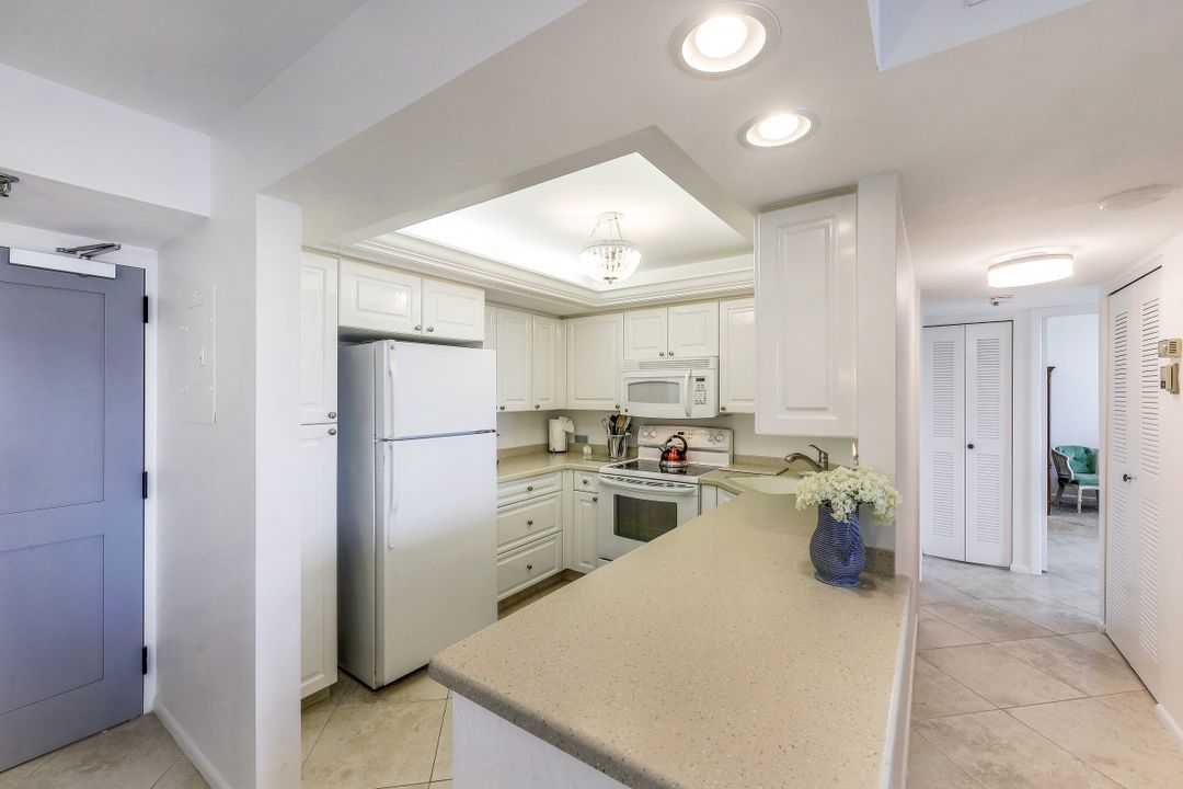 260 Seaview Ct #609, Marco Island, FL 34145